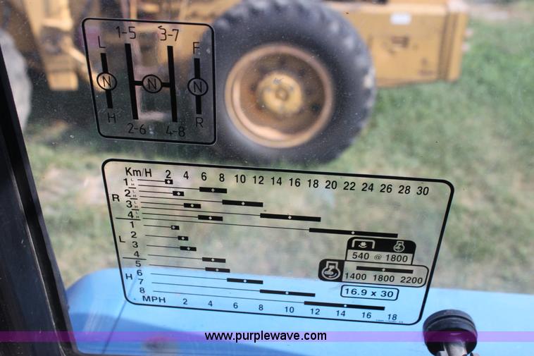 image for item H7346 1990 Ford 4630 tractor