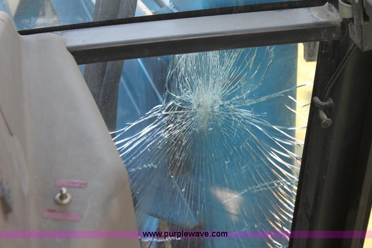 image for item H7346 1990 Ford 4630 tractor