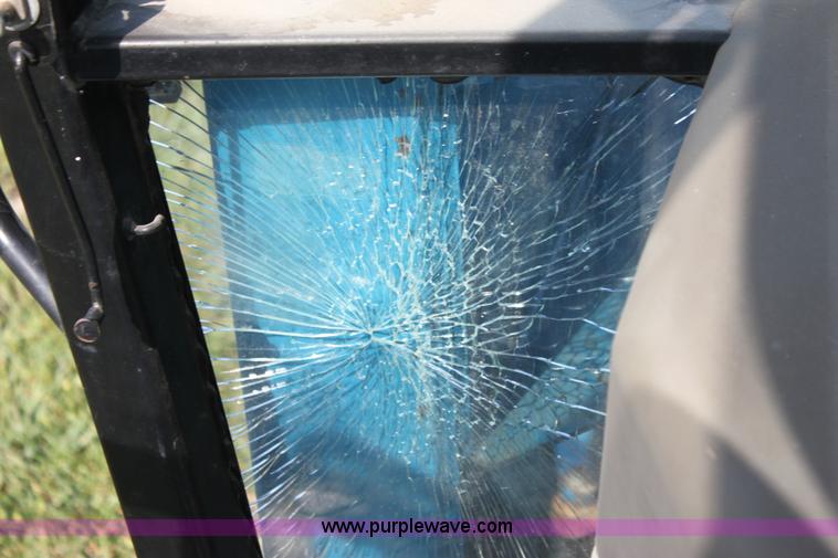 image for item H7346 1990 Ford 4630 tractor