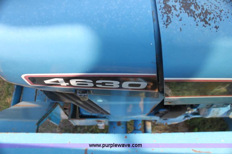 image for item H7346 1990 Ford 4630 tractor