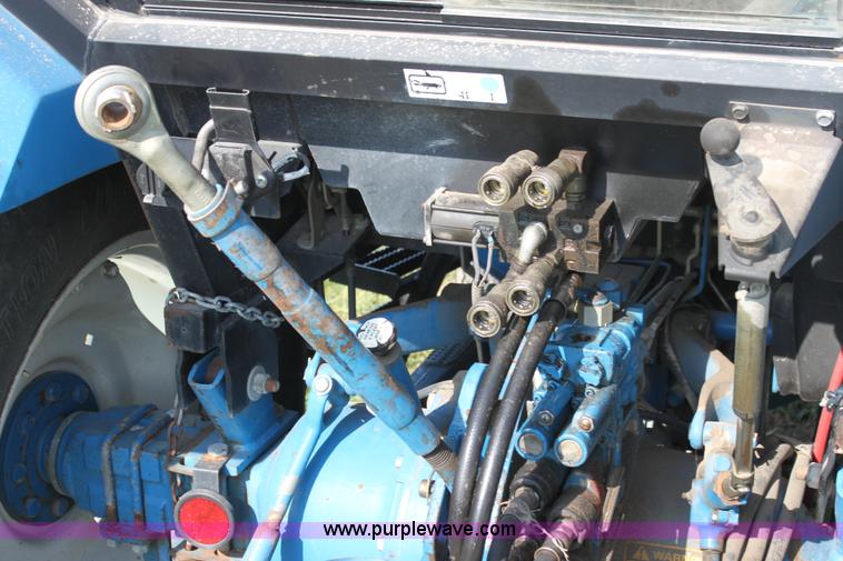 image for item H7346 1990 Ford 4630 tractor