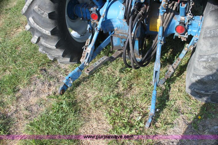 image for item H7346 1990 Ford 4630 tractor