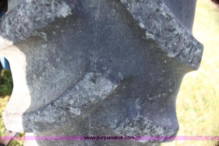 image for item H7346 1990 Ford 4630 tractor