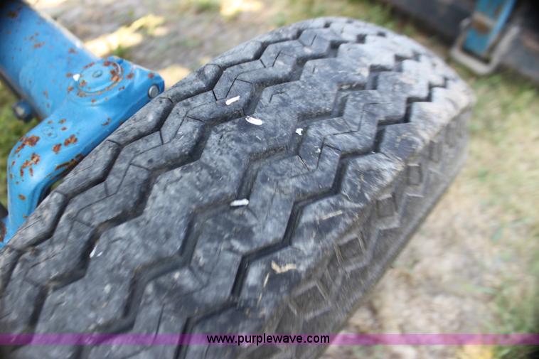 image for item H7346 1990 Ford 4630 tractor