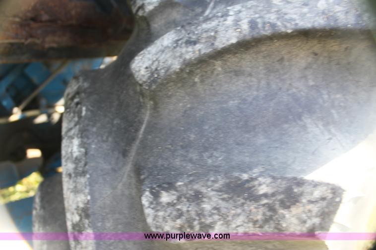 image for item H7346 1990 Ford 4630 tractor