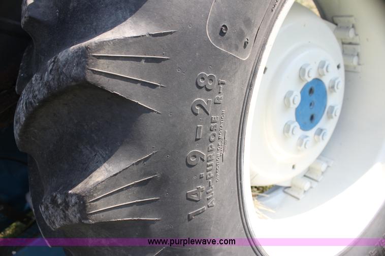 image for item H7346 1990 Ford 4630 tractor