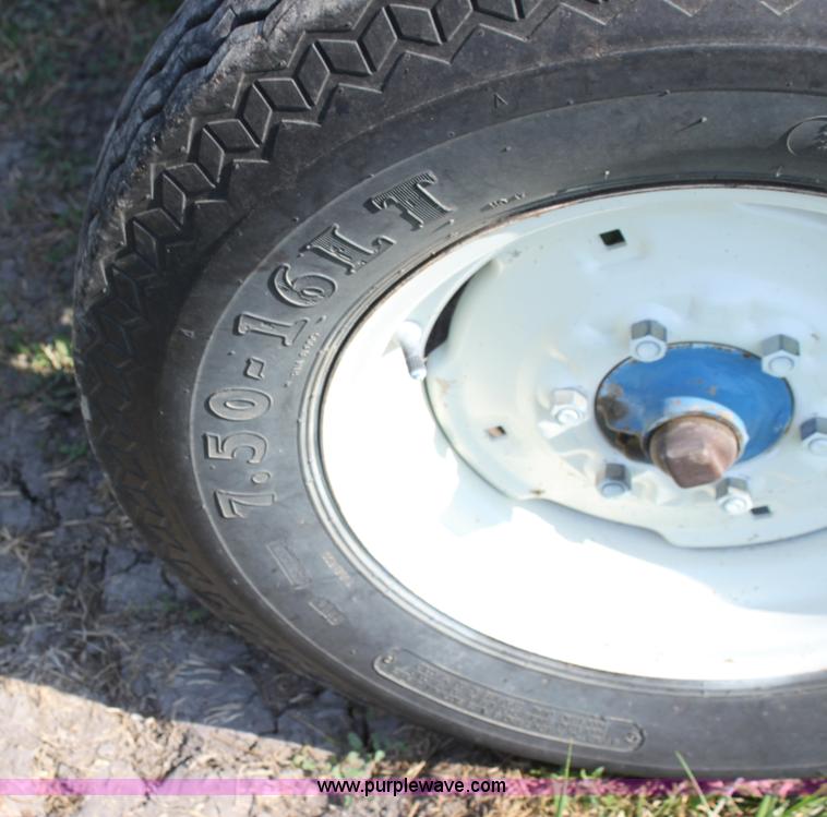 image for item H7346 1990 Ford 4630 tractor