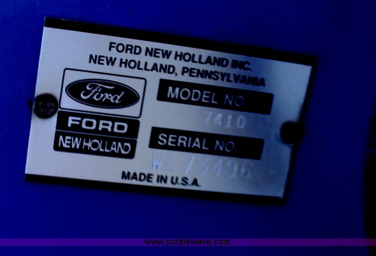 image for item H7346 1990 Ford 4630 tractor