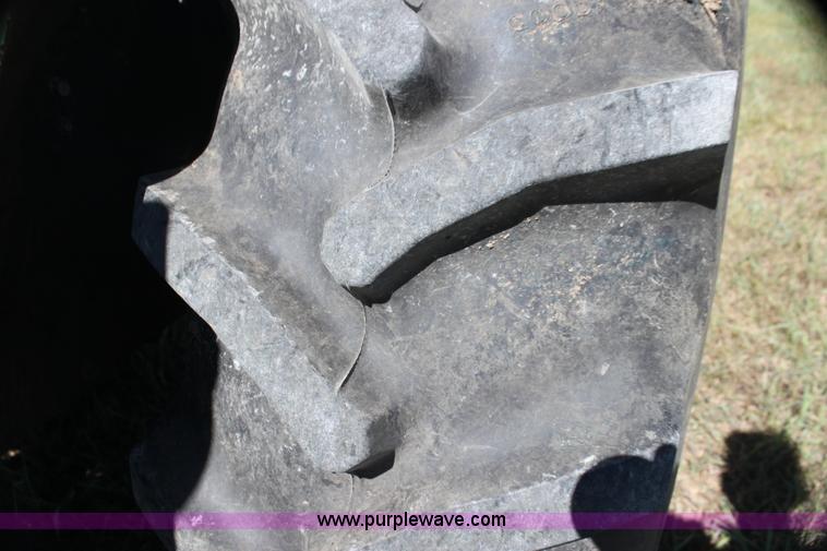 image for item H7352 1994 John Deere 5300 tractor