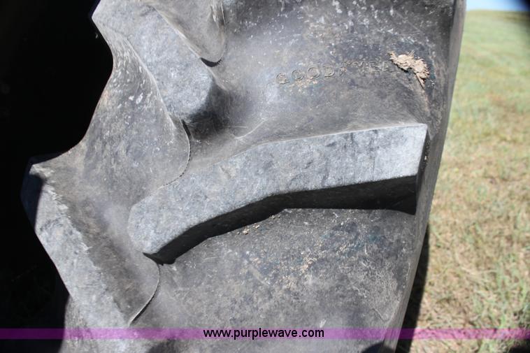 image for item H7352 1994 John Deere 5300 tractor