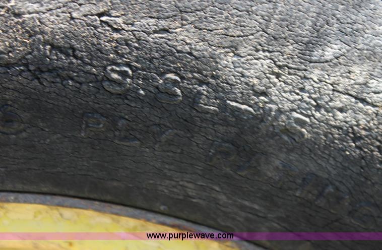 image for item H7352 1994 John Deere 5300 tractor