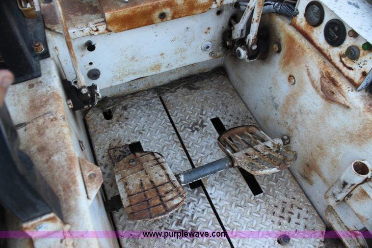 image for item H7353 Bobcat 610 skid steer