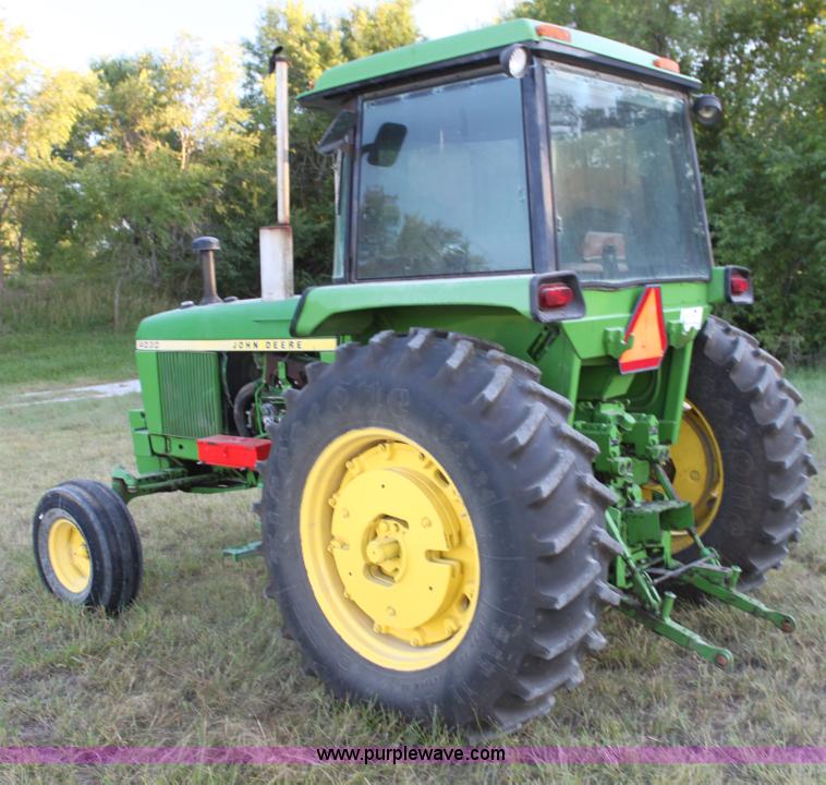image for item H7354 1975 John Deere 4030 tractor