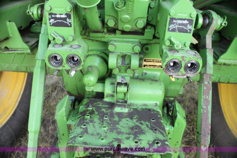image for item H7354 1975 John Deere 4030 tractor