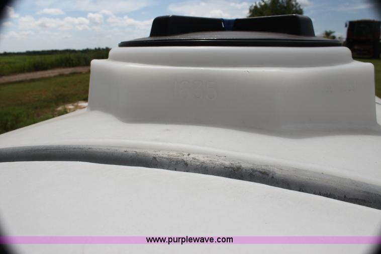 image for item H7372 1,635 gallon poly tank