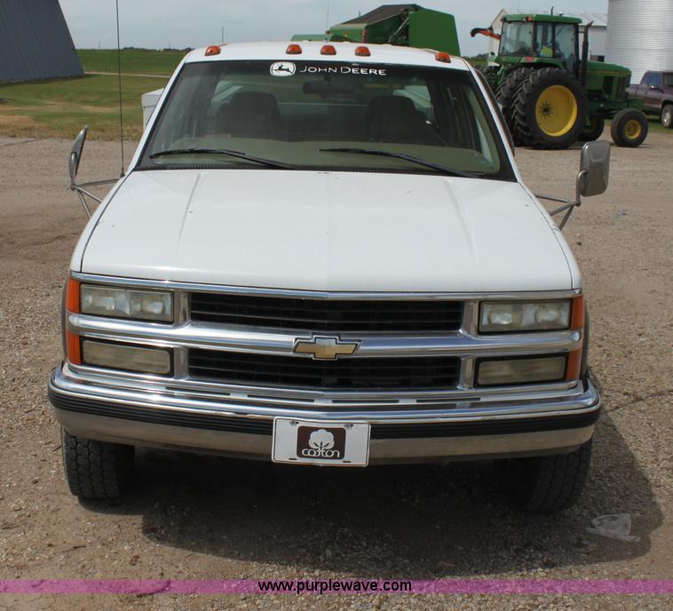 image for item H7373 1998 Chevrolet 3500 utility truck