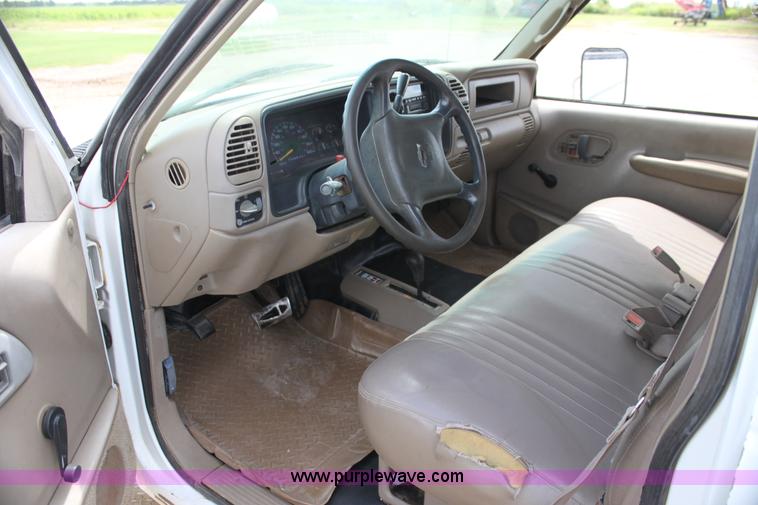 image for item H7373 1998 Chevrolet 3500 utility truck