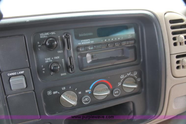 image for item H7373 1998 Chevrolet 3500 utility truck