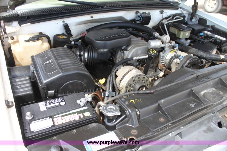 image for item H7373 1998 Chevrolet 3500 utility truck