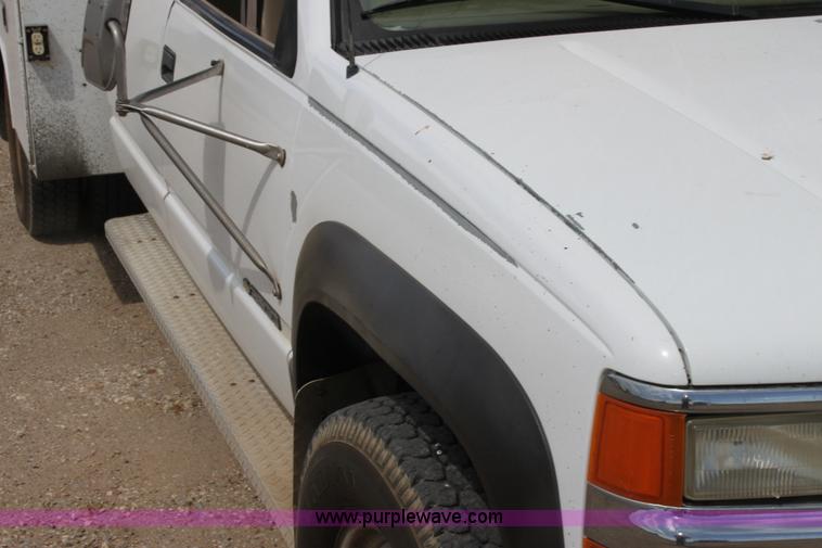 image for item H7373 1998 Chevrolet 3500 utility truck