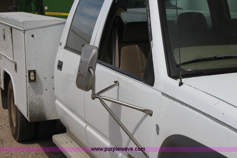 image for item H7373 1998 Chevrolet 3500 utility truck