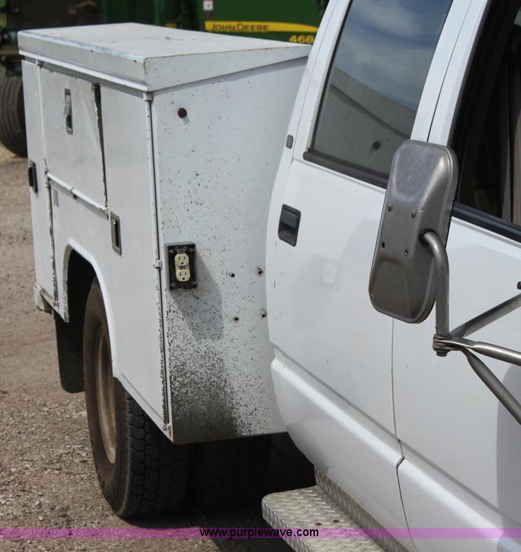 image for item H7373 1998 Chevrolet 3500 utility truck