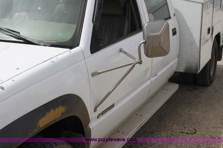 image for item H7373 1998 Chevrolet 3500 utility truck