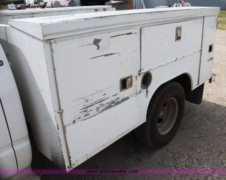 image for item H7373 1998 Chevrolet 3500 utility truck