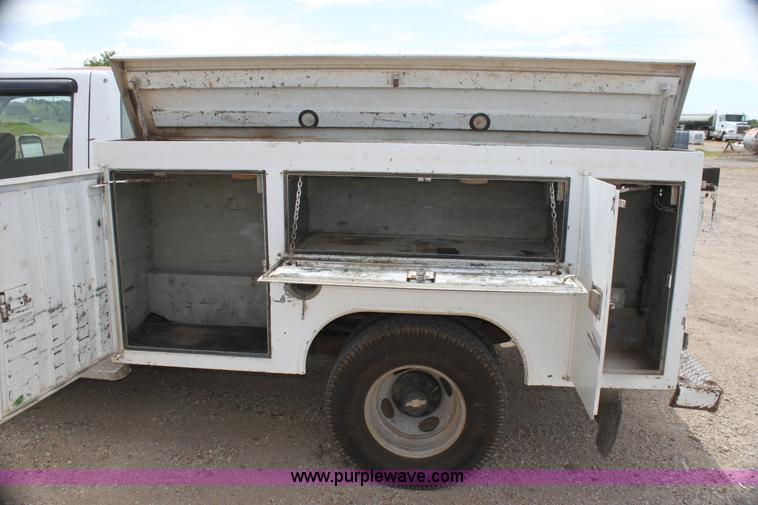 image for item H7373 1998 Chevrolet 3500 utility truck