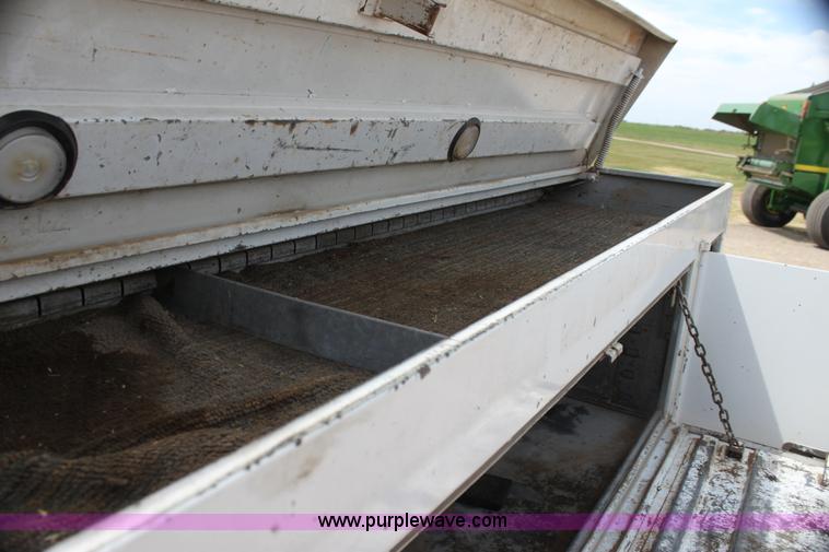 image for item H7373 1998 Chevrolet 3500 utility truck