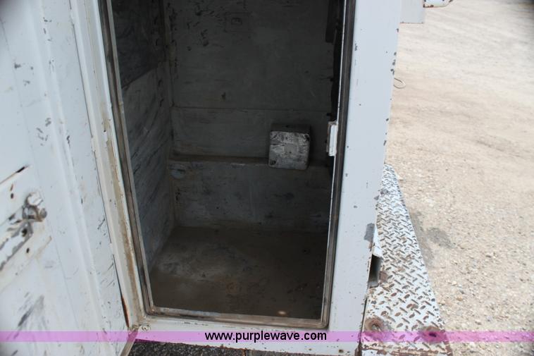 image for item H7373 1998 Chevrolet 3500 utility truck