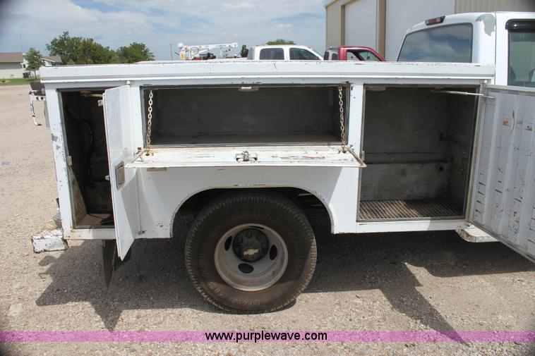 image for item H7373 1998 Chevrolet 3500 utility truck