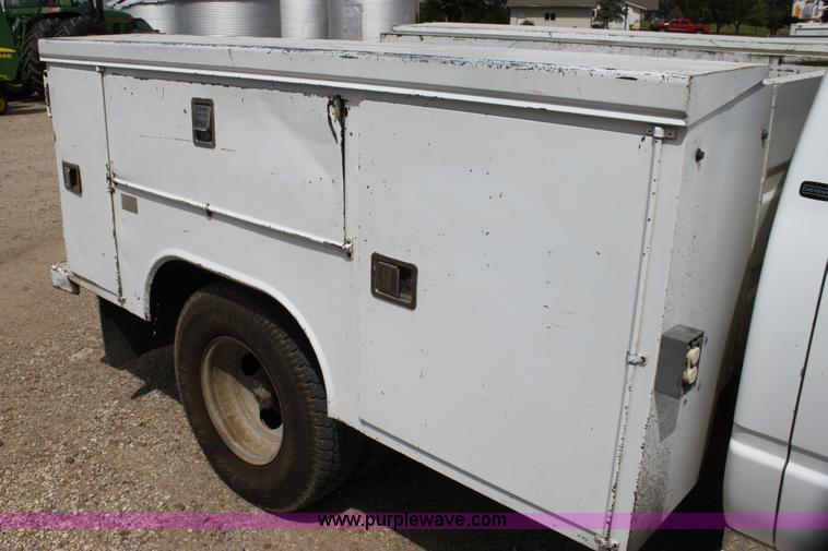 image for item H7373 1998 Chevrolet 3500 utility truck