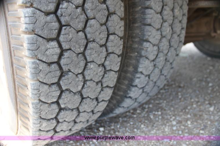 image for item H7373 1998 Chevrolet 3500 utility truck