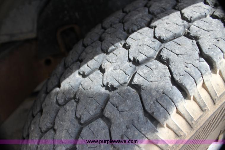 image for item H7373 1998 Chevrolet 3500 utility truck