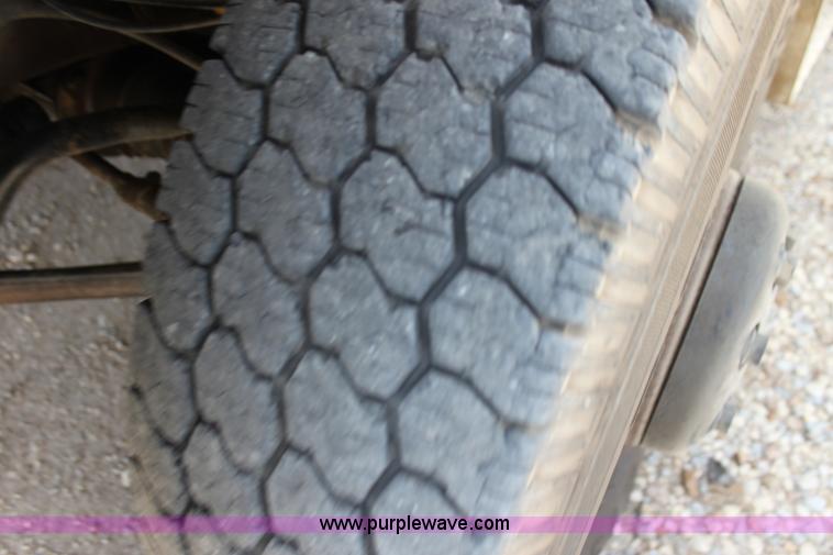 image for item H7373 1998 Chevrolet 3500 utility truck