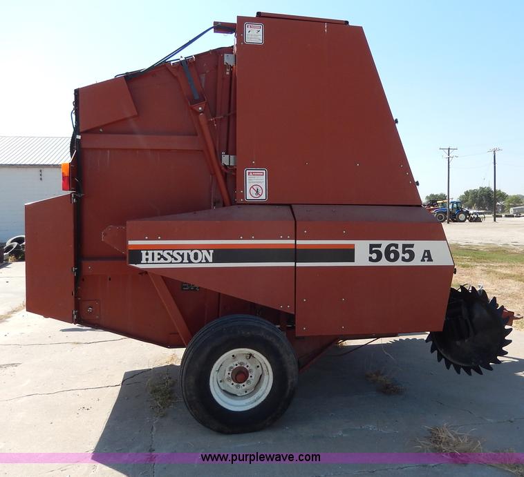 image for item H9749 Hesston 565A round baler