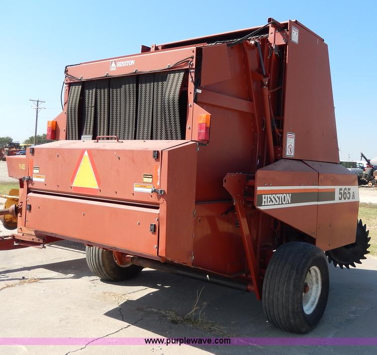 image for item H9749 Hesston 565A round baler