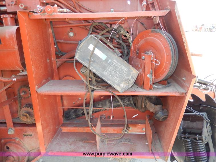 image for item H9749 Hesston 565A round baler