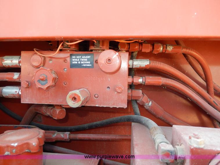 image for item H9749 Hesston 565A round baler