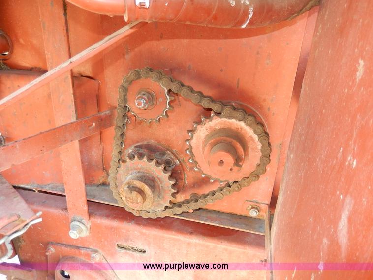 image for item H9749 Hesston 565A round baler
