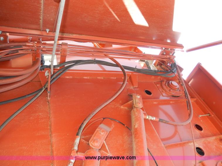 image for item H9749 Hesston 565A round baler