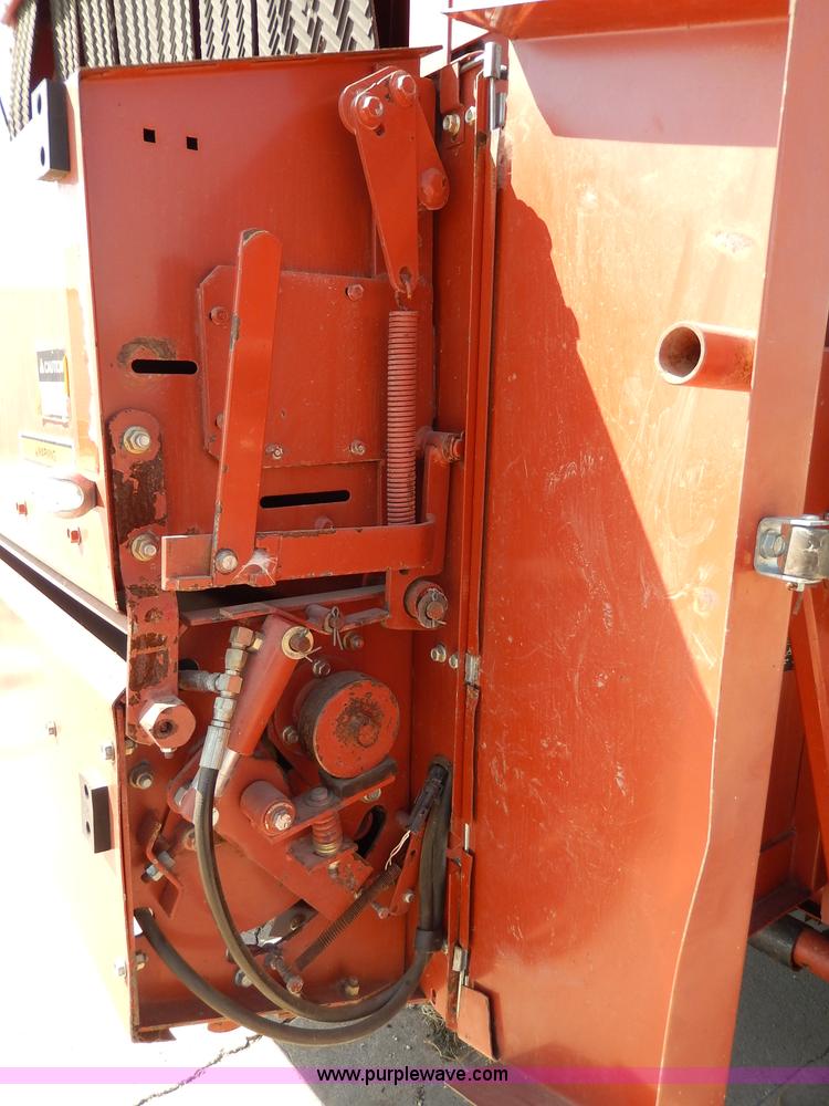 image for item H9749 Hesston 565A round baler