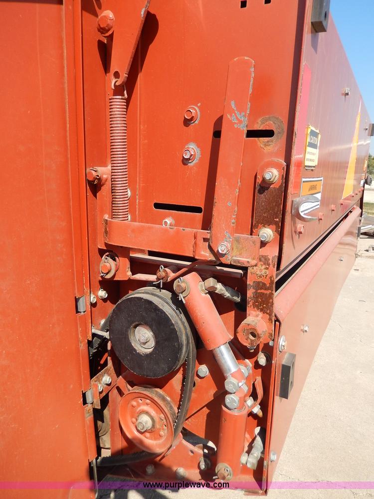 image for item H9749 Hesston 565A round baler