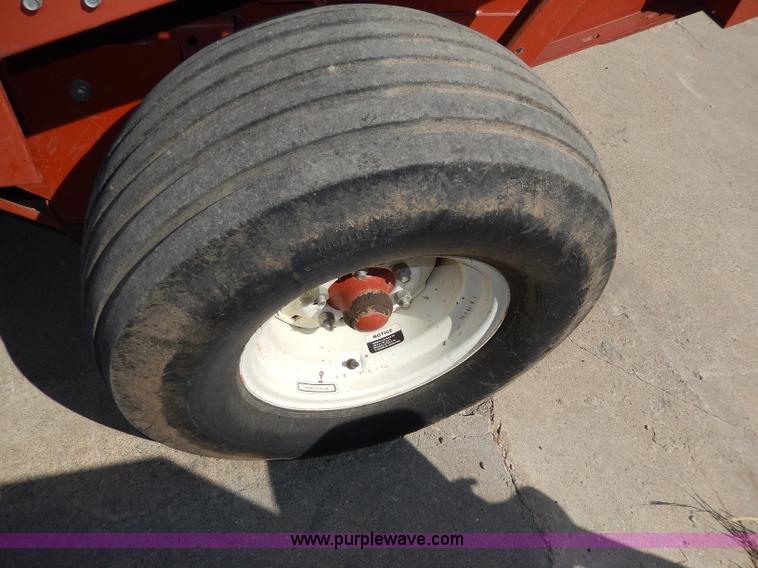 image for item H9749 Hesston 565A round baler