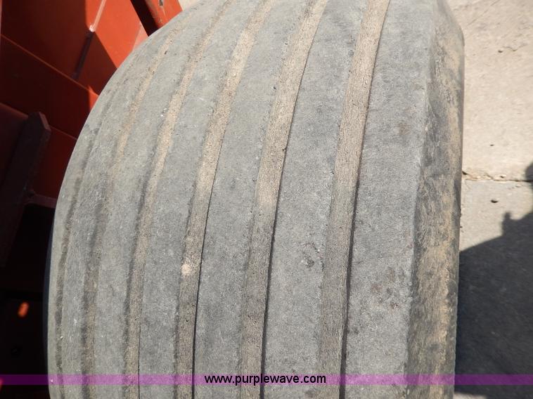 image for item H9749 Hesston 565A round baler