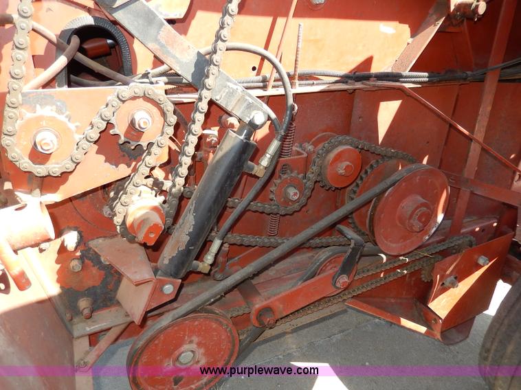 image for item H9749 Hesston 565A round baler