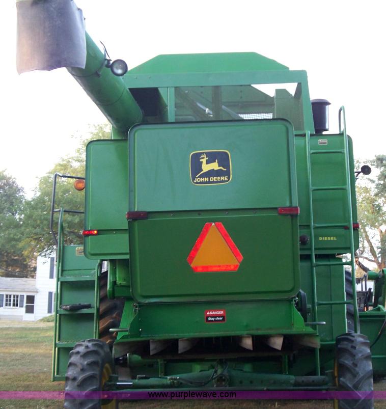 image for item H9808 1983 John Deere 6620 combine