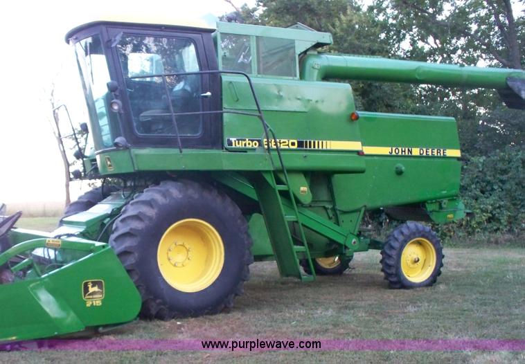 image for item H9808 1983 John Deere 6620 combine