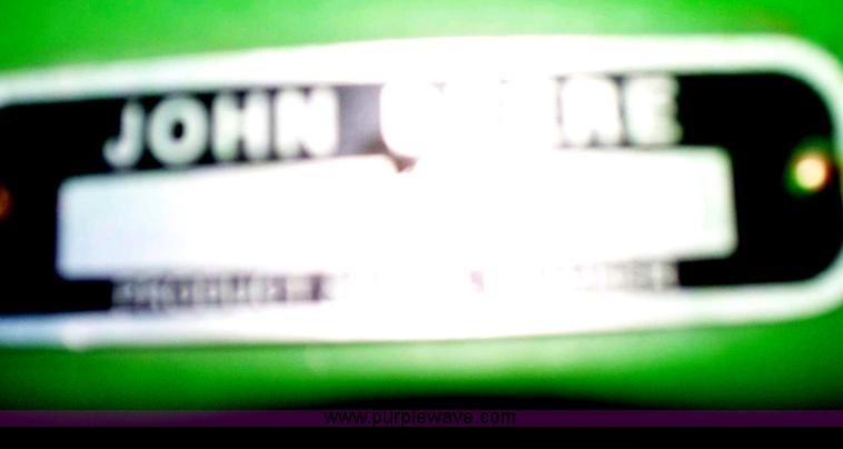 image for item H9808 1983 John Deere 6620 combine